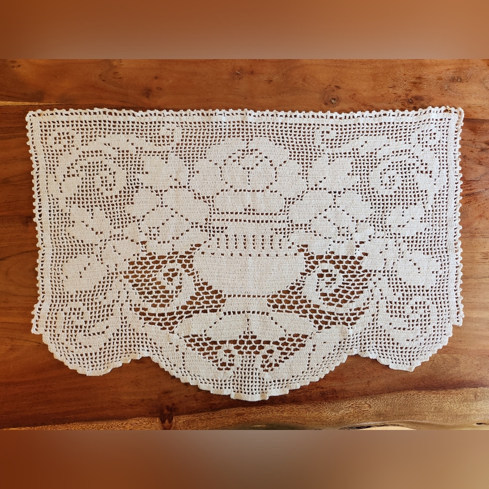 Vintage Ivory Filet Crochet Cotton Lace Floral Placemat, Wall Decor, Table Cover